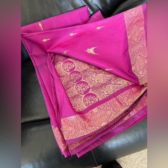 Kanchipuram Silk Saree - Magenta - Picture 2 of 2